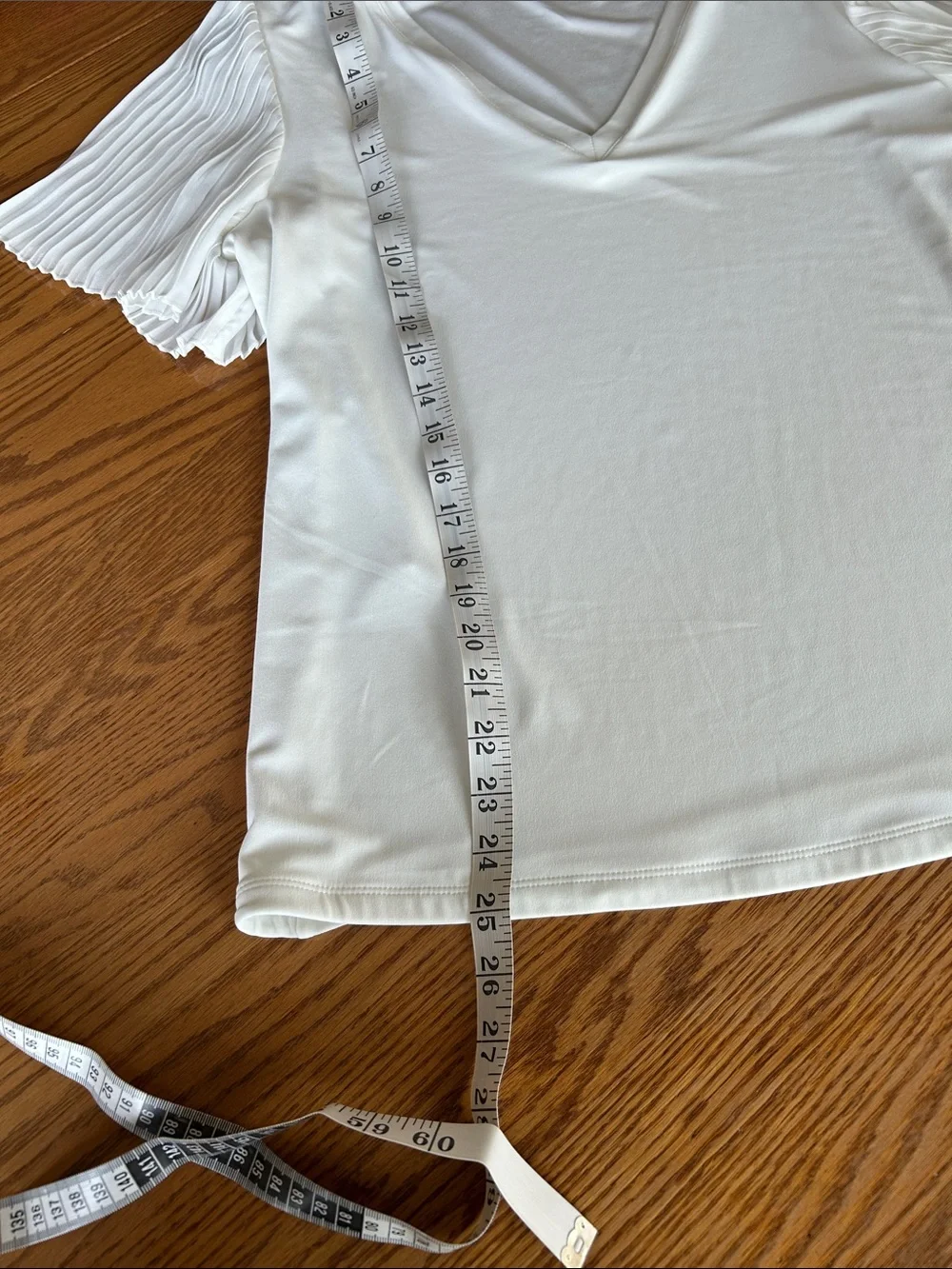 Tommy Hilfiger NWT White Pleated Sleeve V-Neck Blouse - Picture 7 of 8